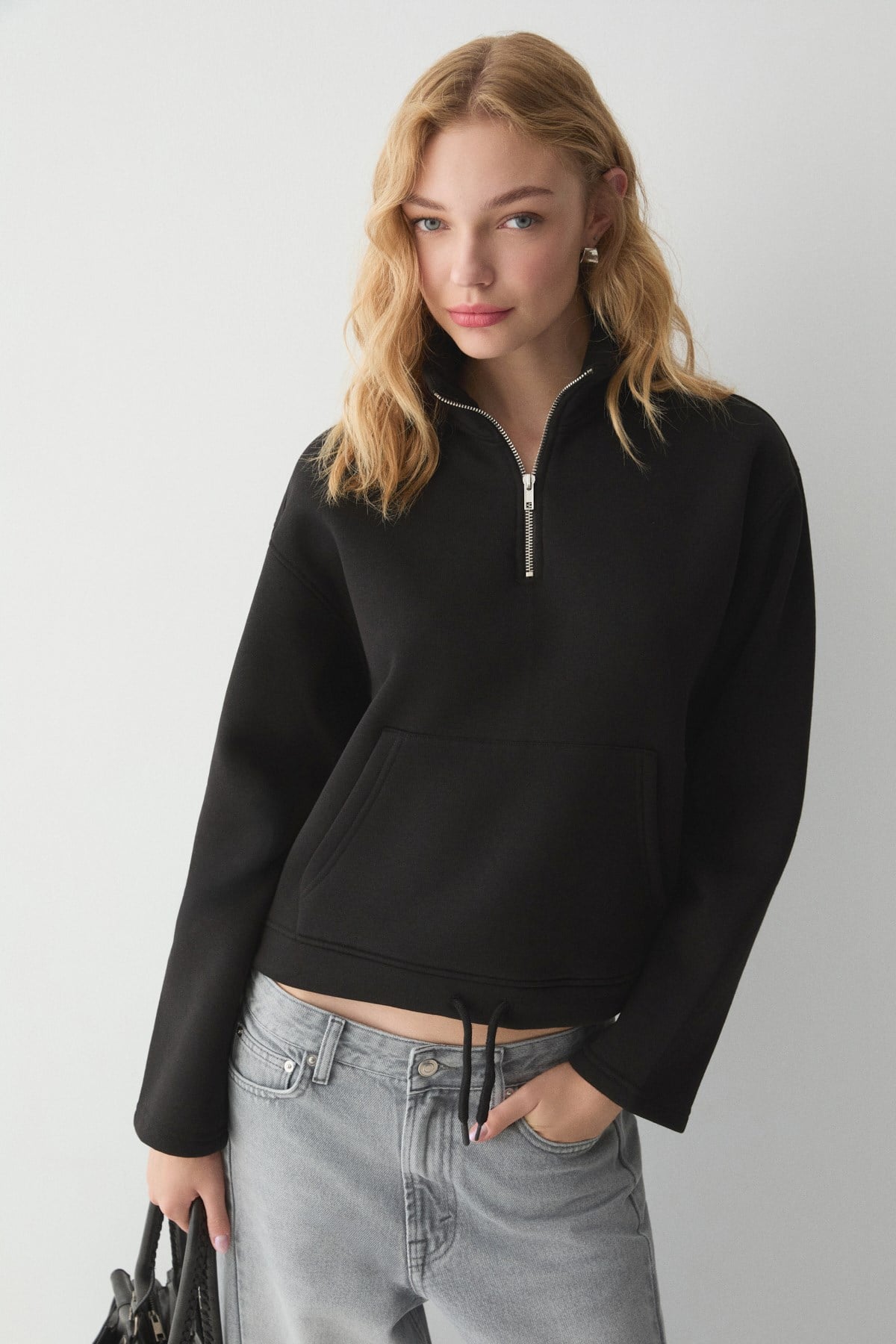 BELLAGIO Kadın Organik Pamuklı Kanguru Cepli Yakası Fermuarlı Siyah Sweatshirt