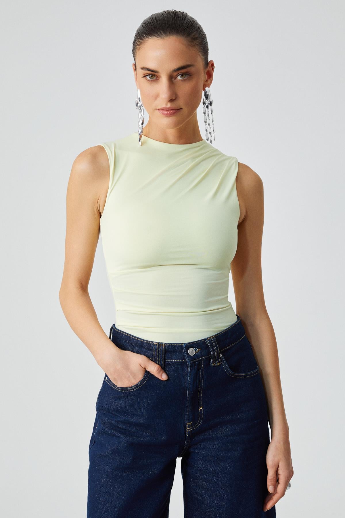 CANISA Kadın Slim Fit Sıfır Kol Yuvarlak Yaka Düz Renk Sarı Atlet