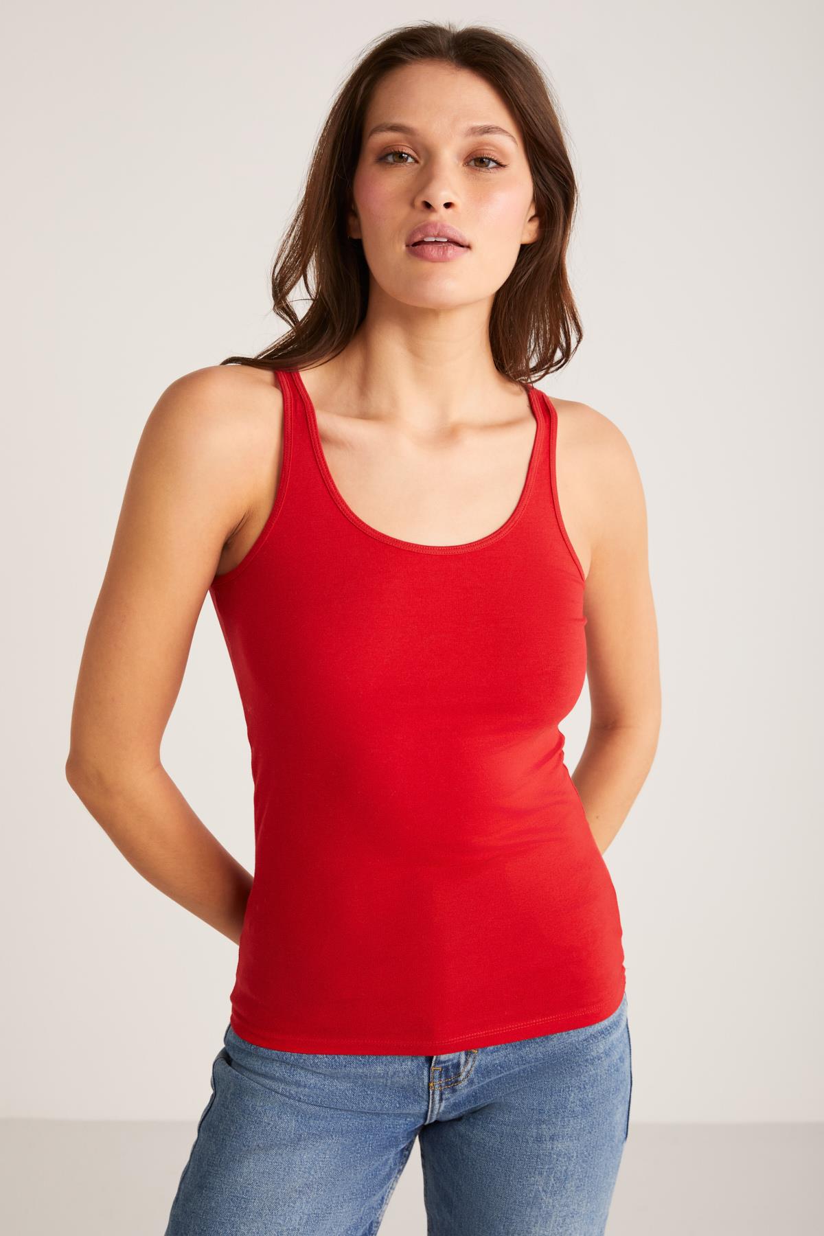 Jayla Kadın Pamuklu  Slim Fit Dar Kesim Kalın Askılı Oyuk Yaka Örme Kırmızı Atlet
