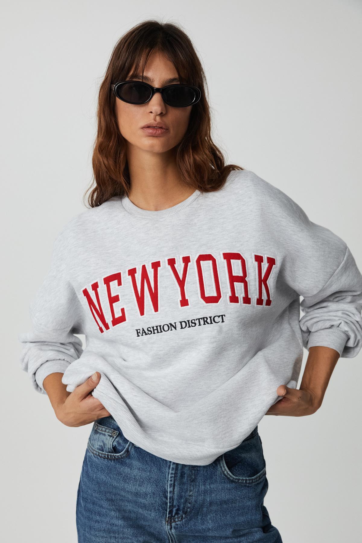 JORDIN Kadın Uzun Kollu Yuvarlak Yaka Önü Aplike Nakışlı Düşük Omuz Oversize Grimelanj Sweatshirt