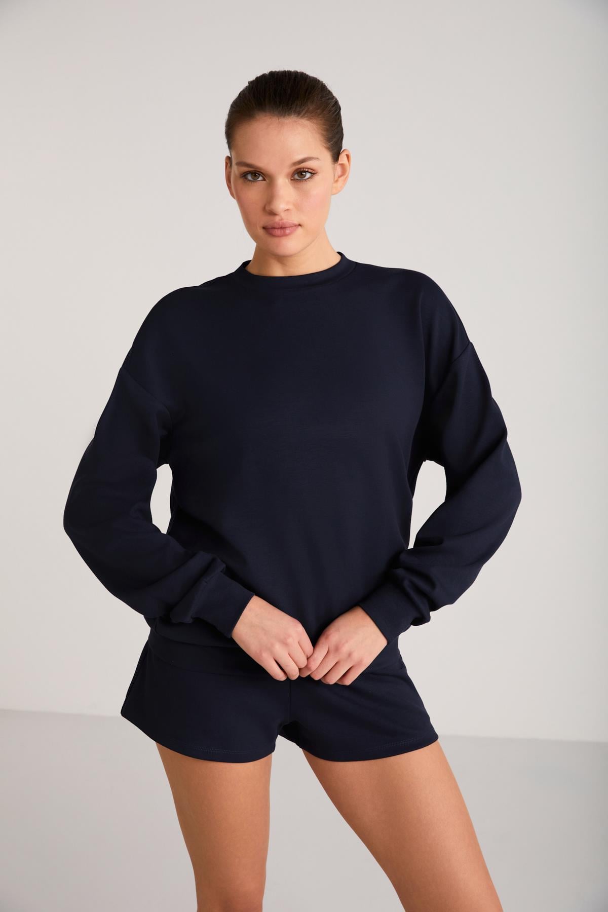 MAİSİE Kadın Scuba Kumaşlı Aşırı yumuşak Yuvarlak Yakalı Oversize Lacivert Sweatshirt