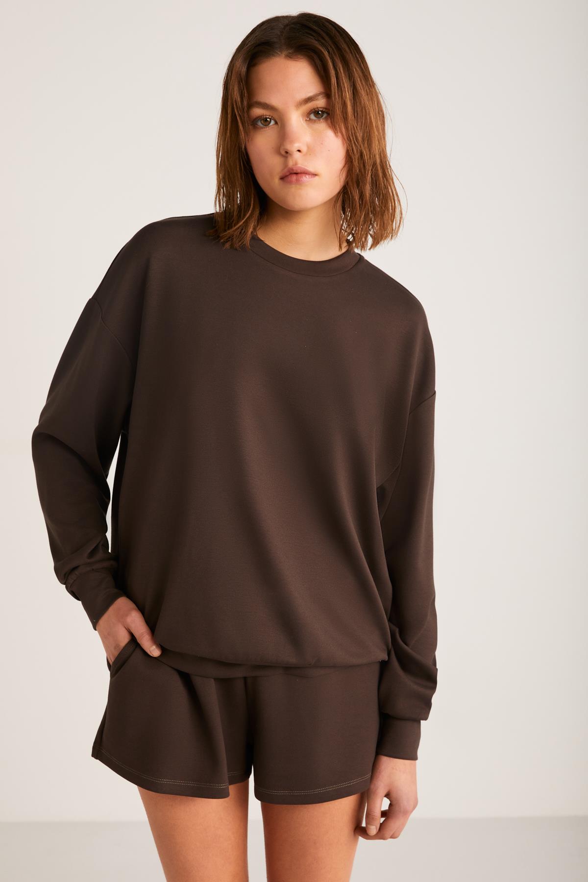 MAİSİE Kadın Scuba Kumaşlı Aşırı yumuşak Yuvarlak Yakalı Oversize Kahverengi Sweatshirt