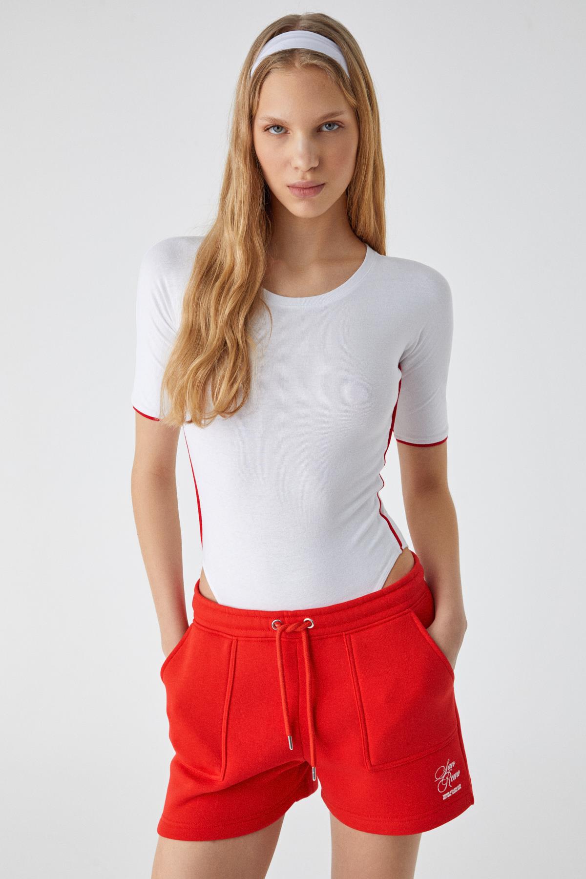 MOGSUS Kadın Slim İnce Bisiklet Yaka Kısa Kol Çıtçıtlı Beyaz Body