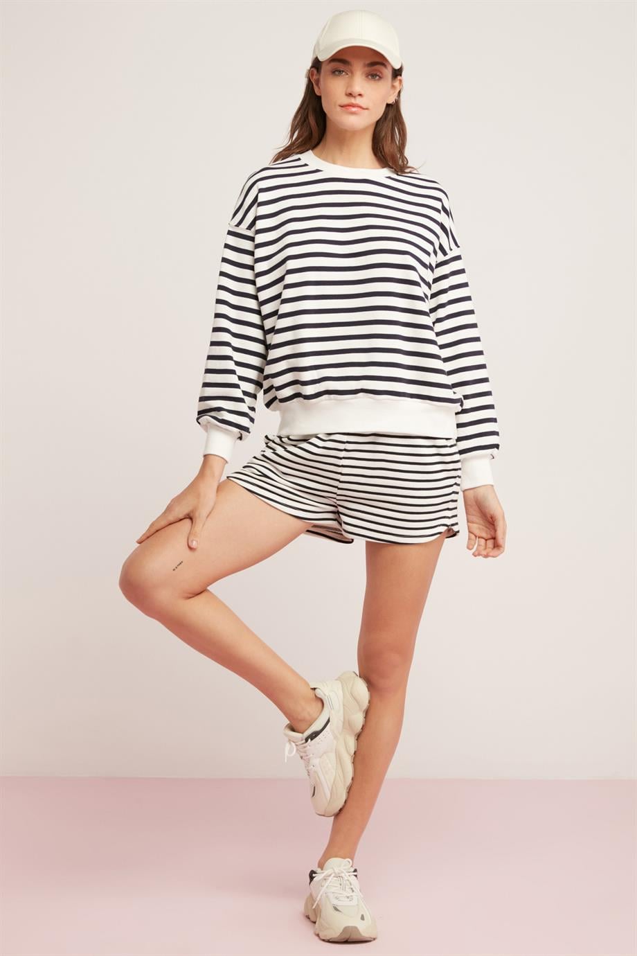 SAHRA Örme Comfort Lacivert - Ekru Tekli Sweatshirt