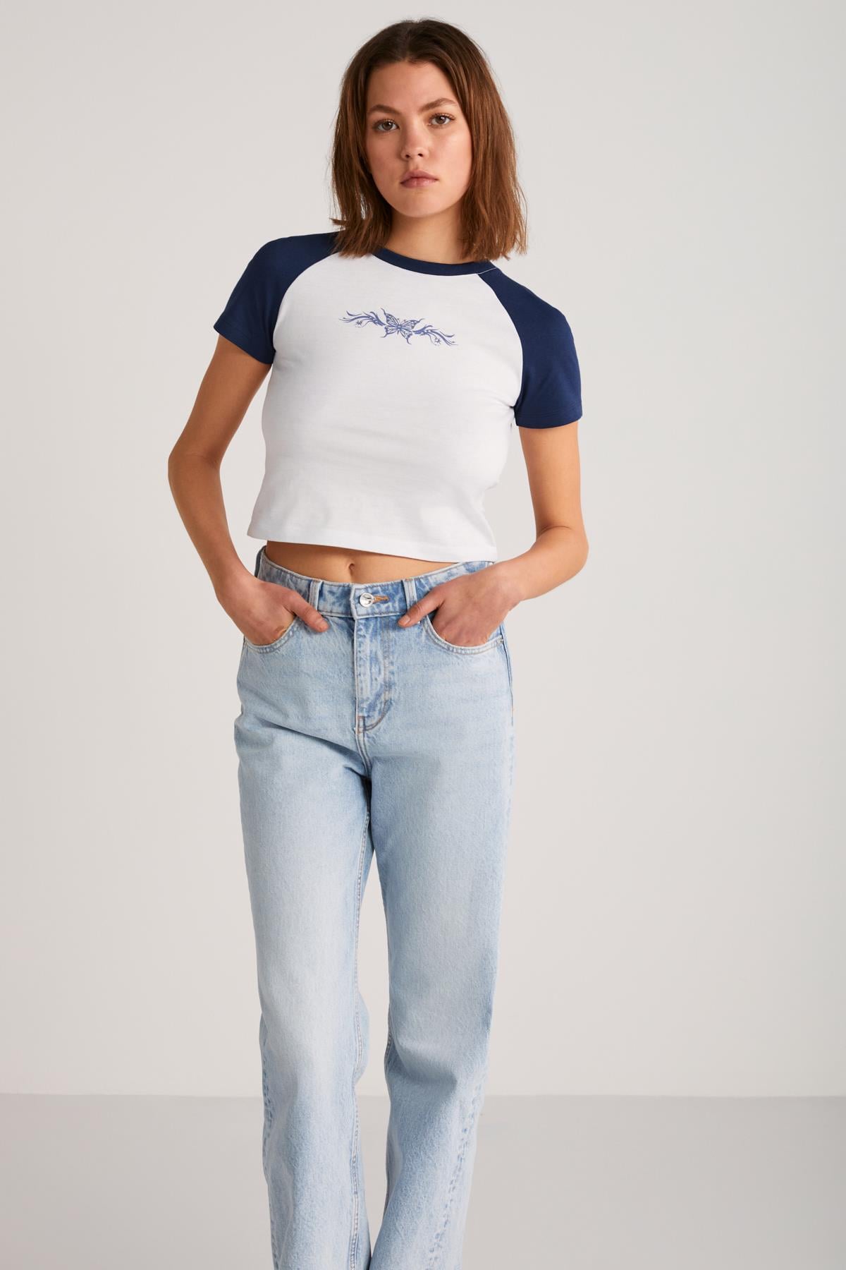 VANE Kadın %100 Pamuk Kısa Kollu Baskılı Crop Beyaz-Navy T-Shirt