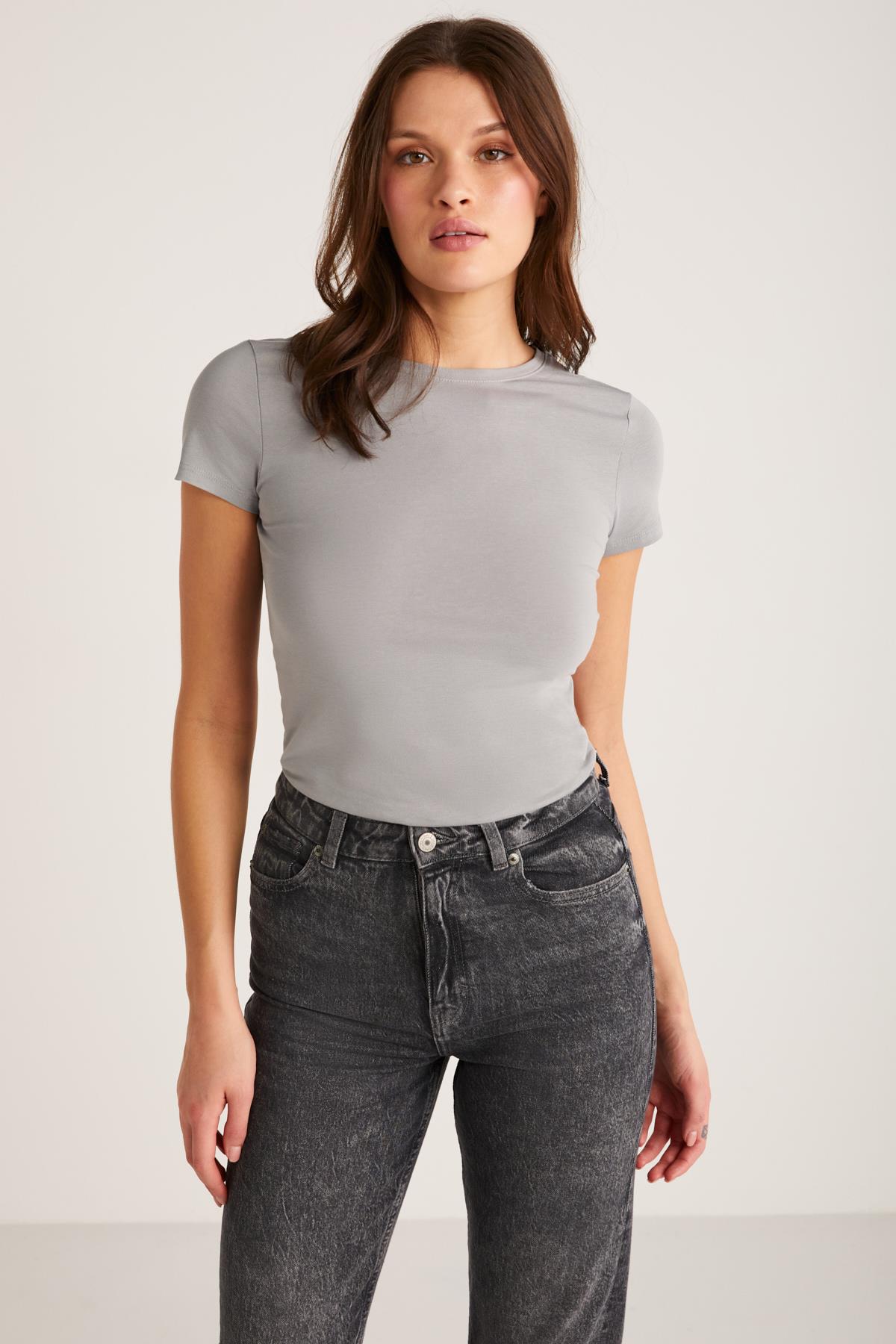 ZELDA Kadın %100 Organik Pamuk Slim Fit Dar Kesim Bisiklet Yaka Kısa Kollu Gri T-Shirt