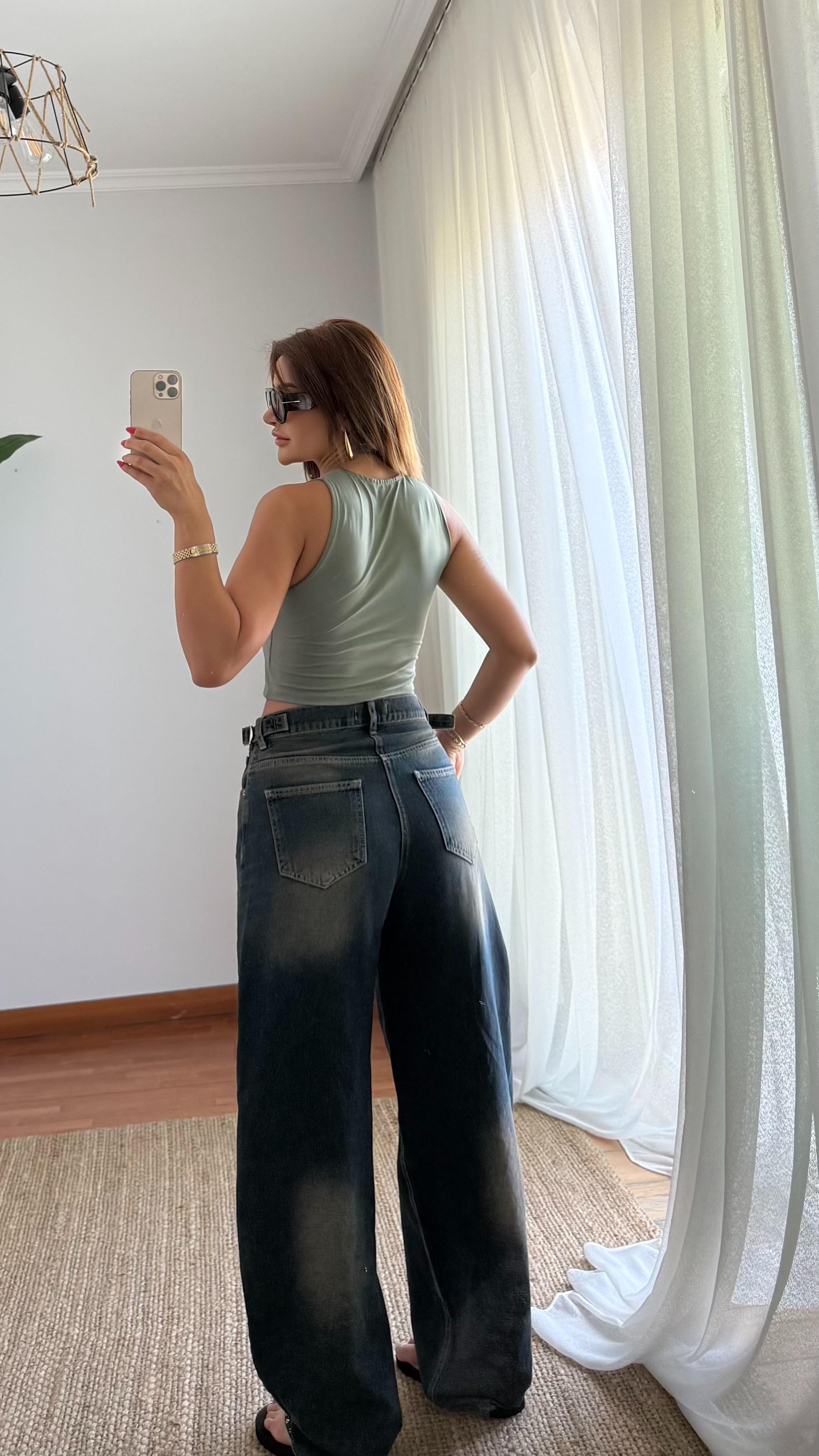  Pencere Detayli Kolsuz Crop Büstiyer
