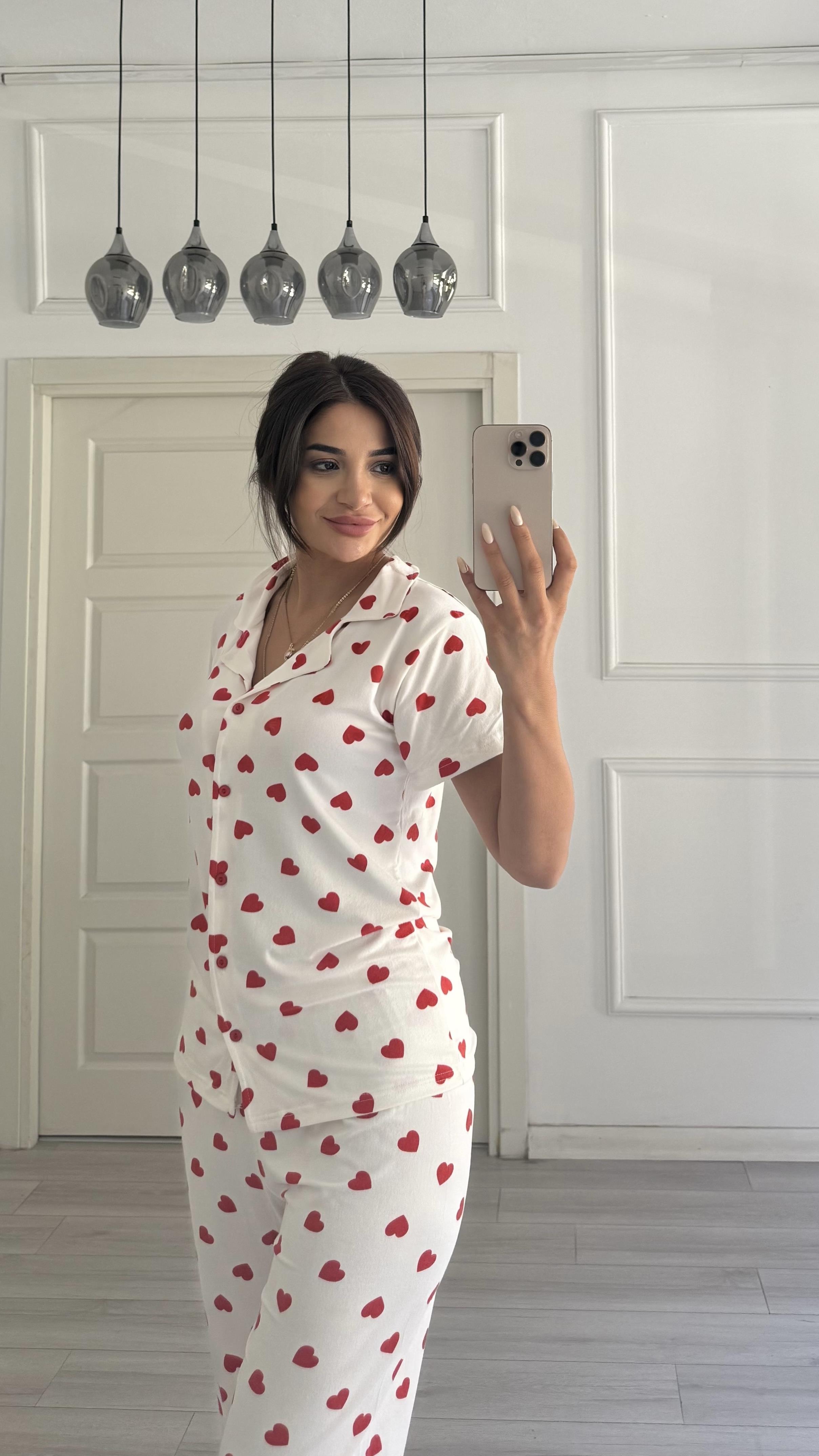 %100 Pamuklu Beyaz Gömlek Yaka Kalpli Kısa Kol Pijama Takımı  Regullar
