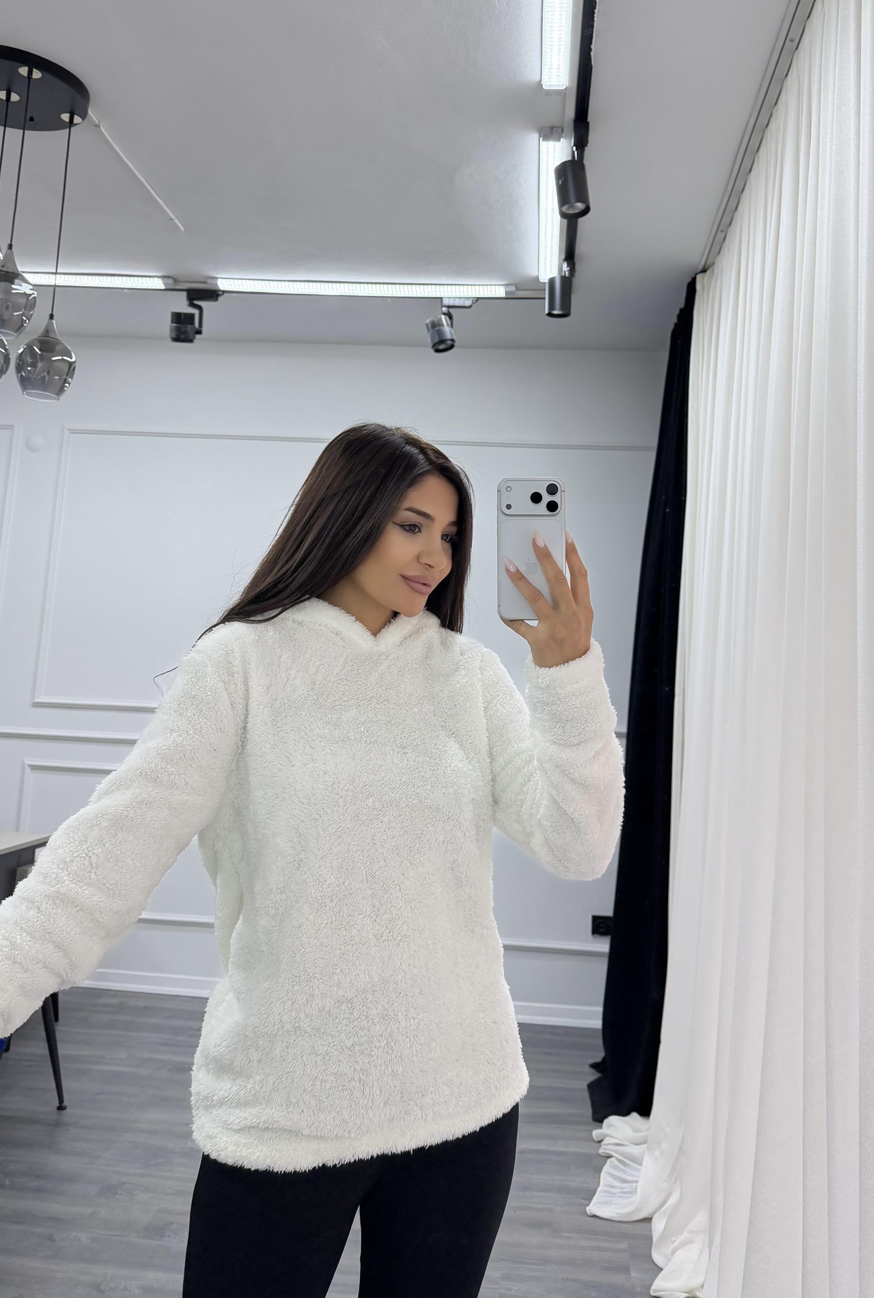 Beyaz Kapüşonlu Yumoş Oversize Peluş Sweatshirt