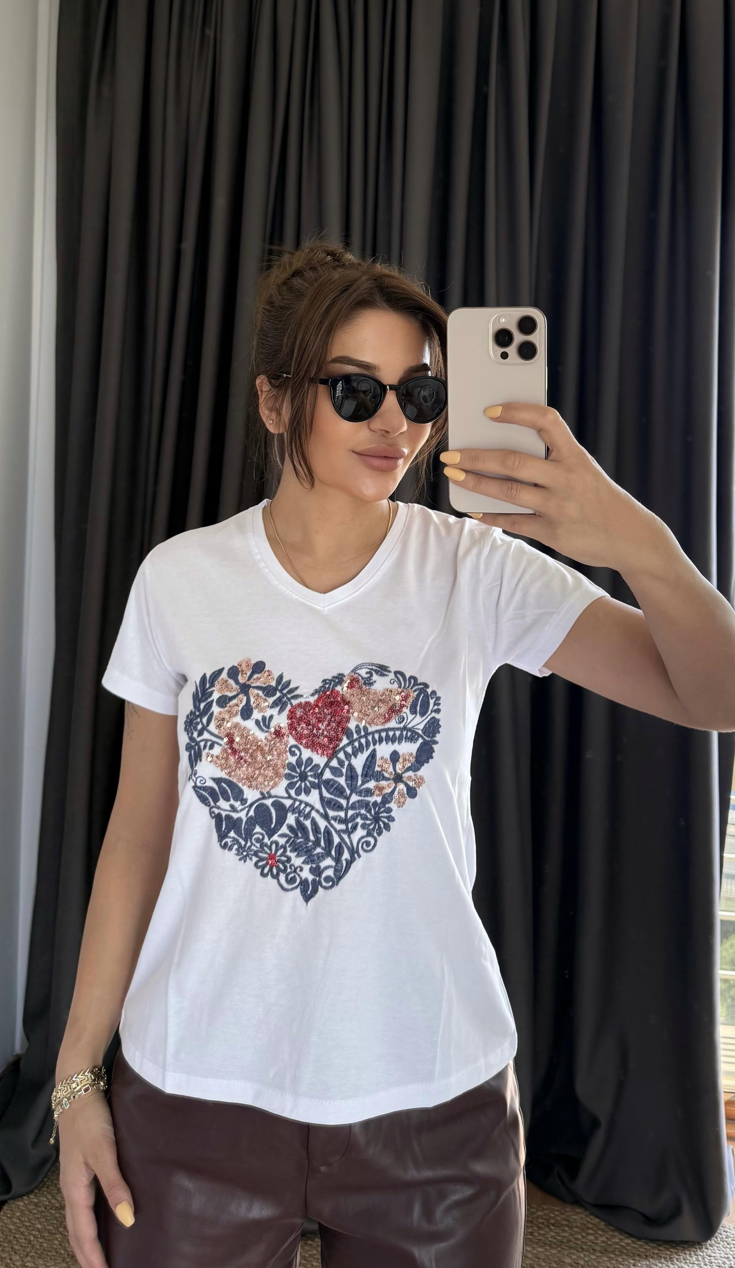 Beyaz Yeni Sezon %100 Pamuk T-shirt-kalp Işlemeli