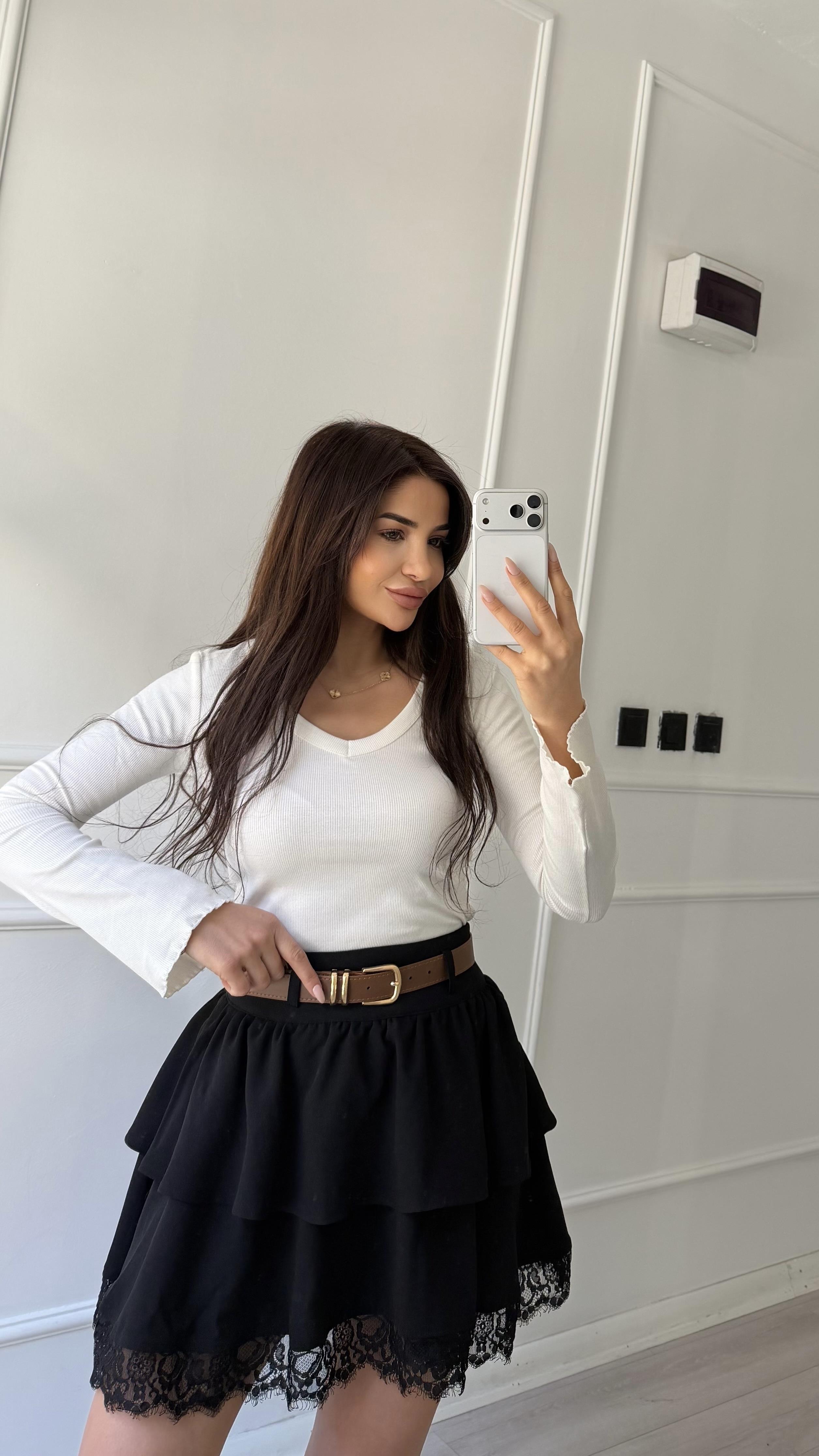 Dantel Detaylı Kat Piliseli Etek Siyah