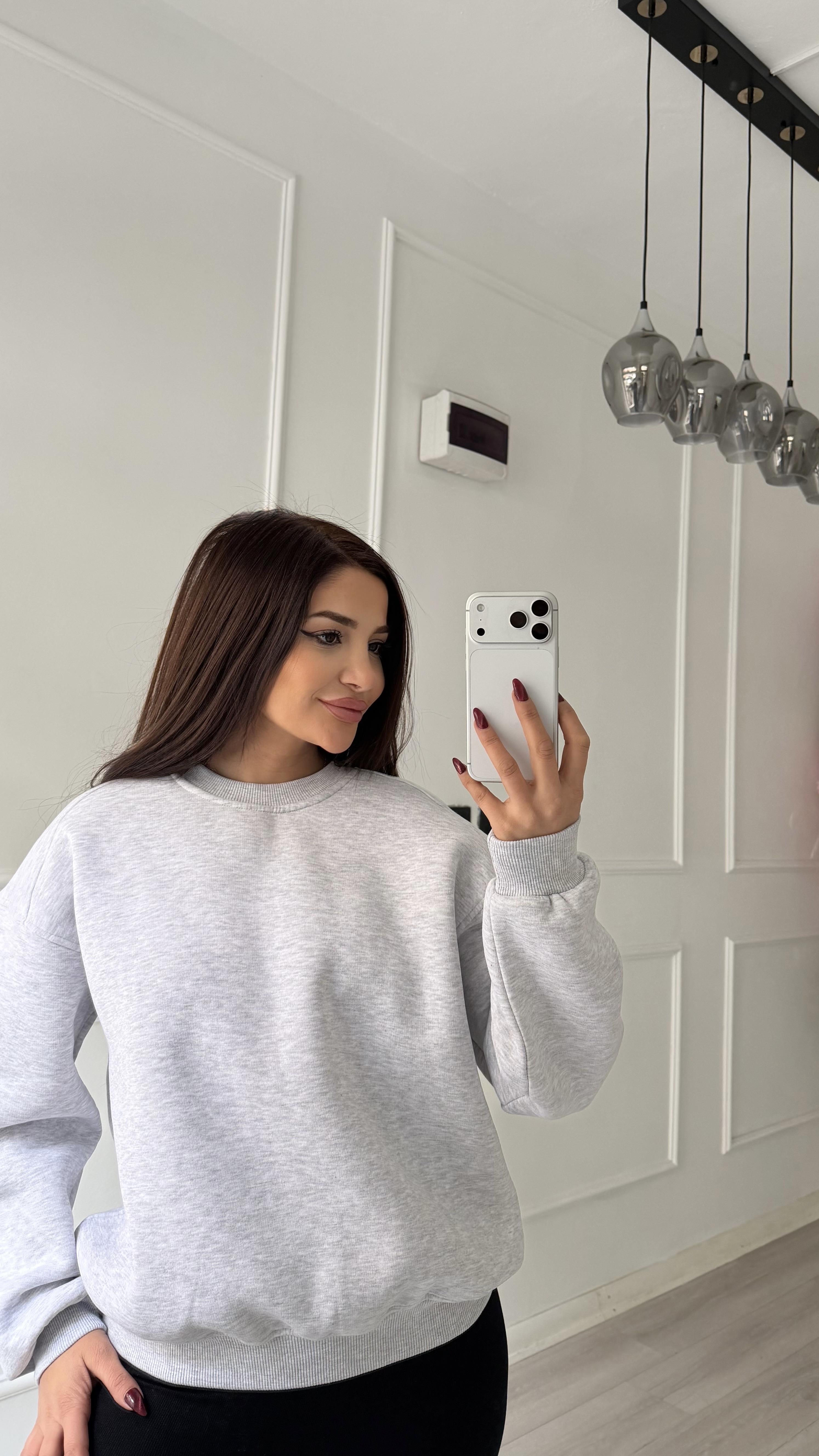 Gri Labubu Nakışlı Oversize Şardonlu Sweatshirt