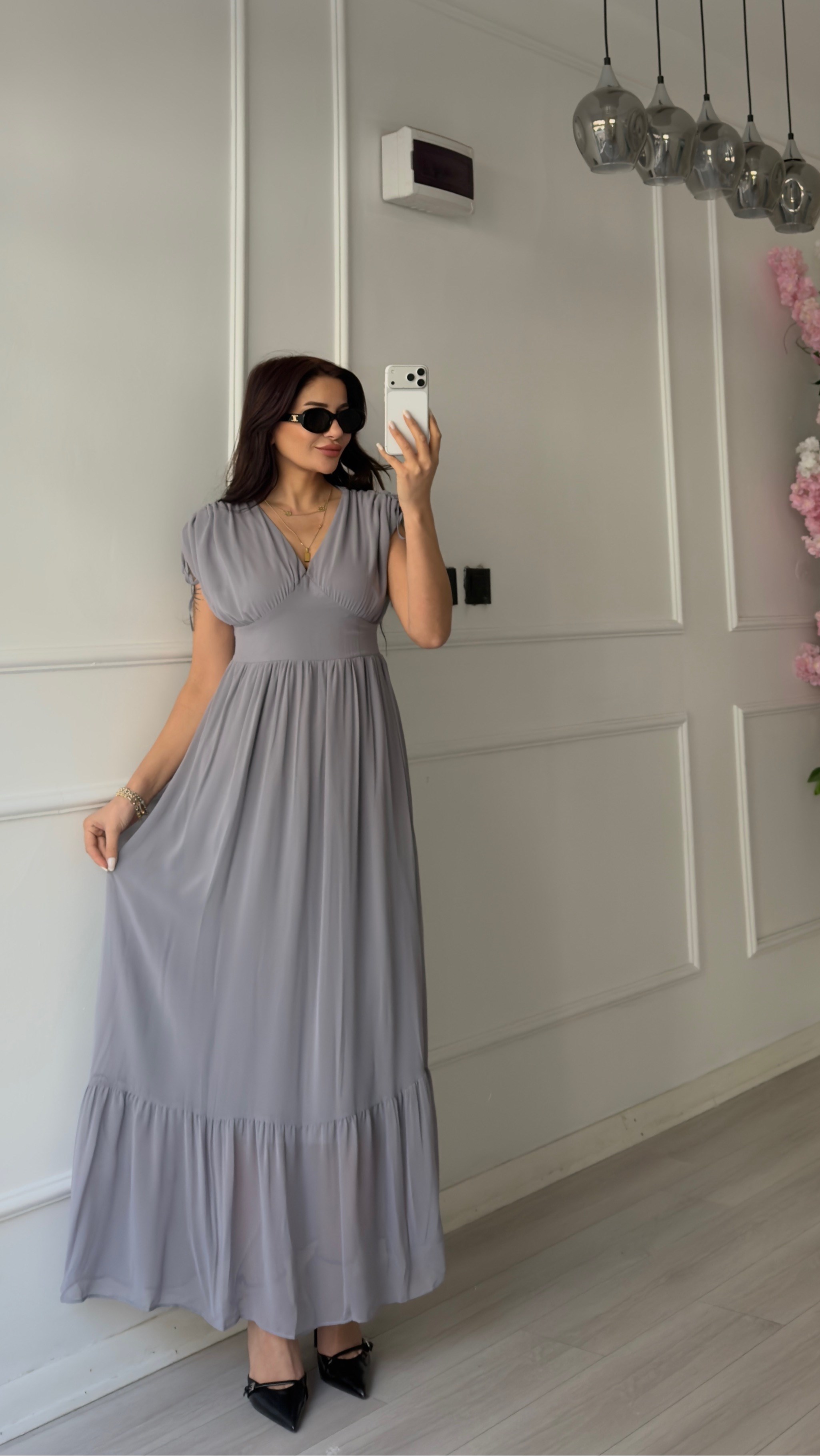 Gri V Yaka Dökümlü Sifon Elbise
