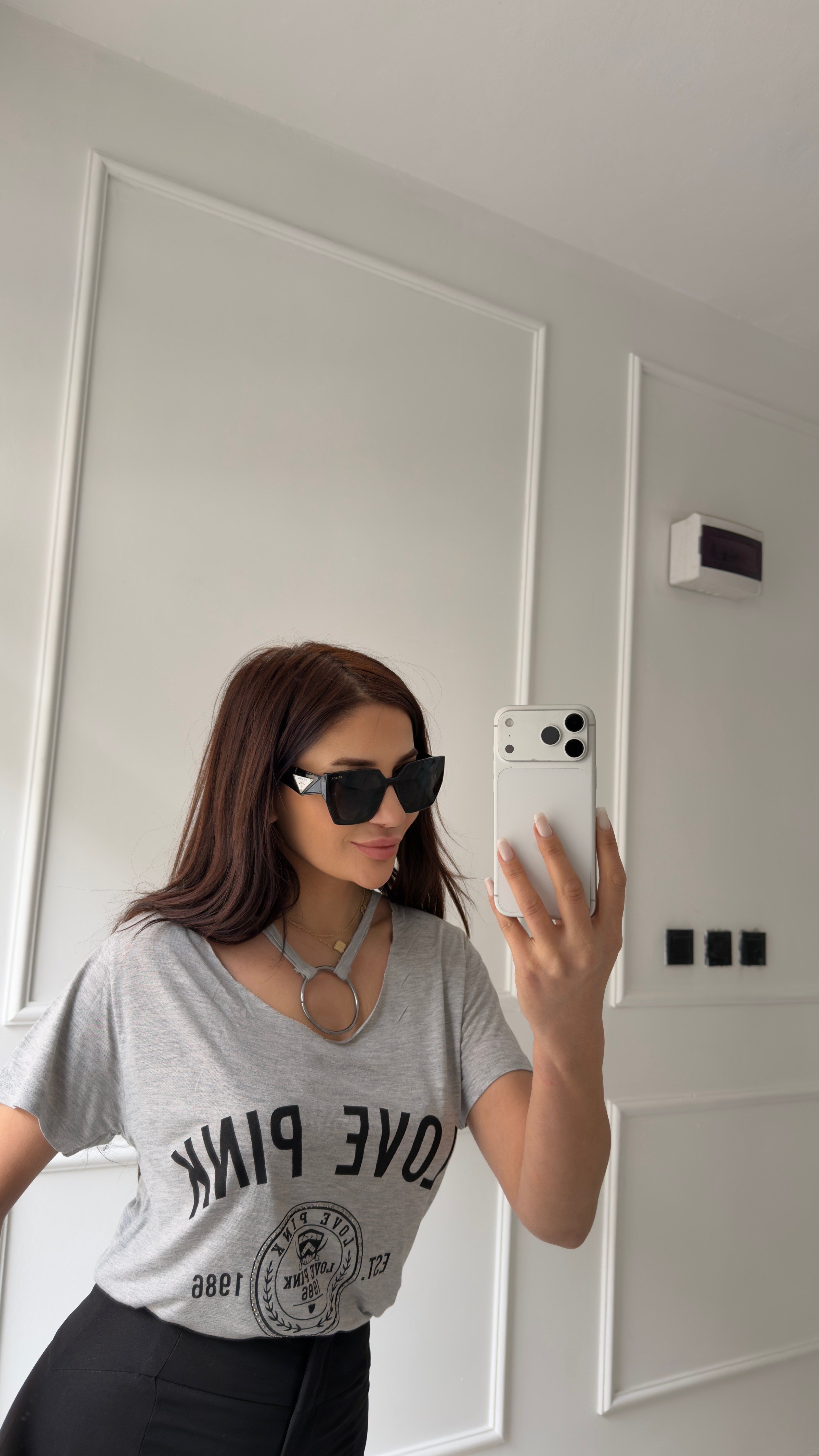 Halka Detaylı Gri Love Pink Baskılı Tişört