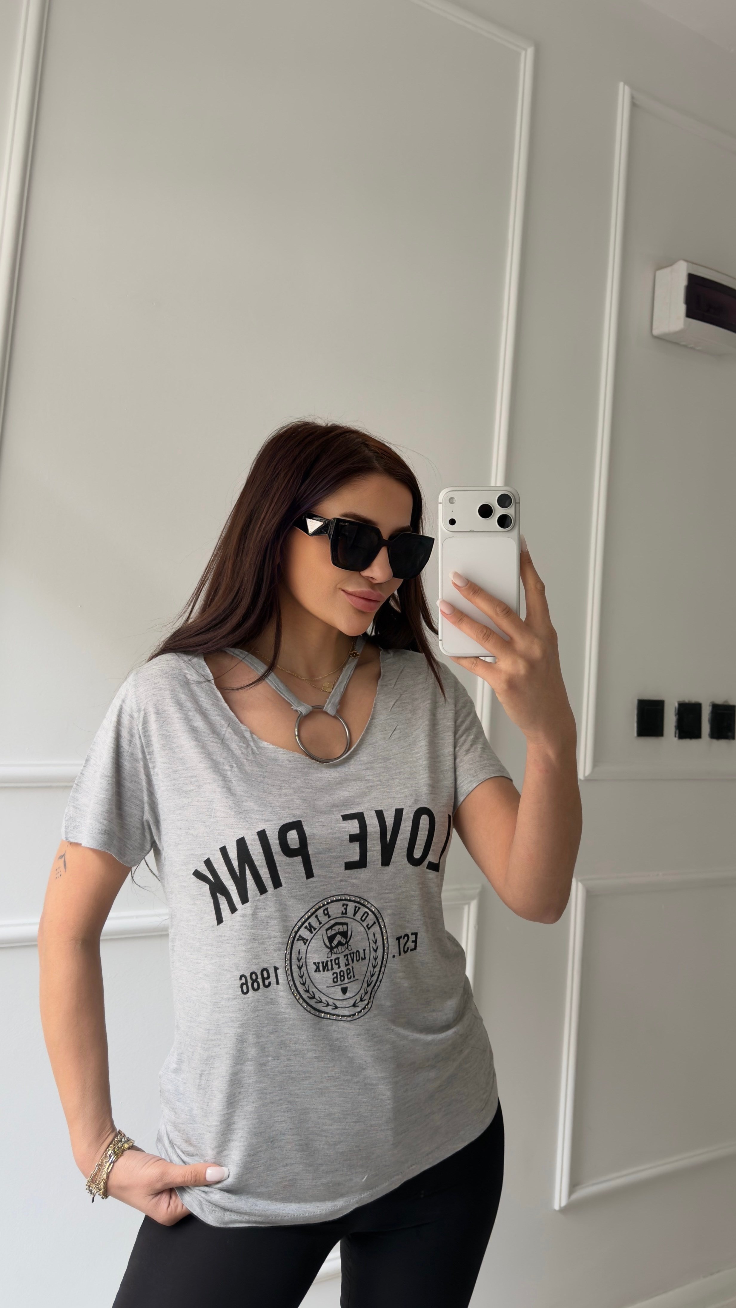 Halka Detaylı Gri Love Pink Baskılı Tişört