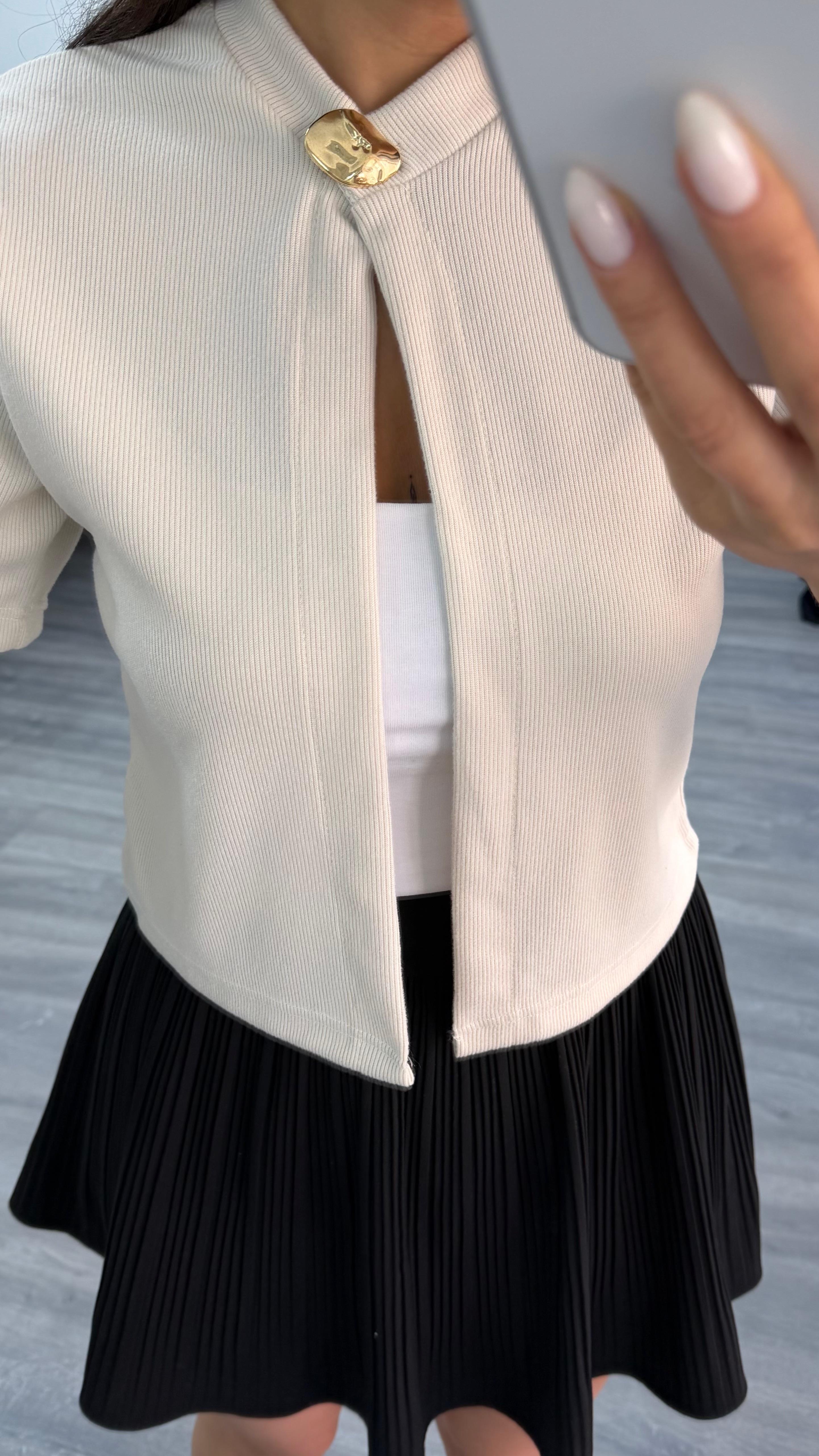 Kırık Beyaz Önden Düğme Detaylı Örme Bluz
