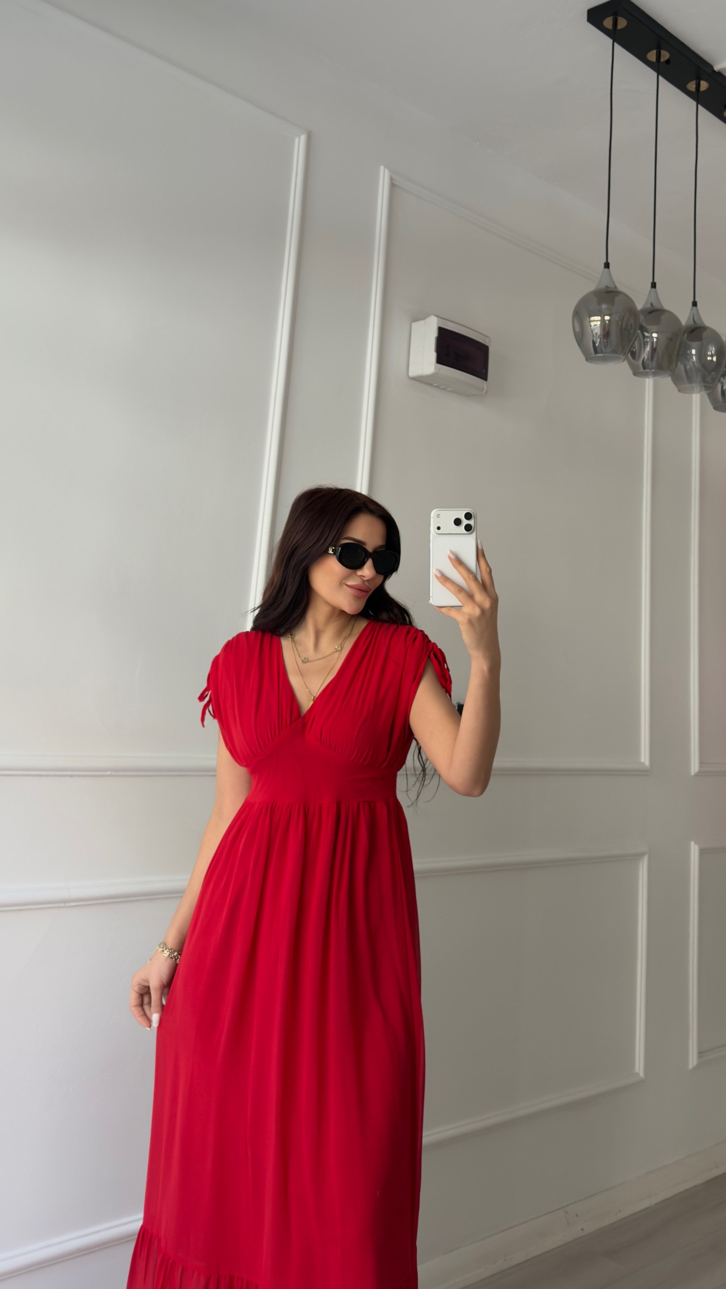 Kırmızı V Yaka Kloş Dökümlü Sifon Elbise