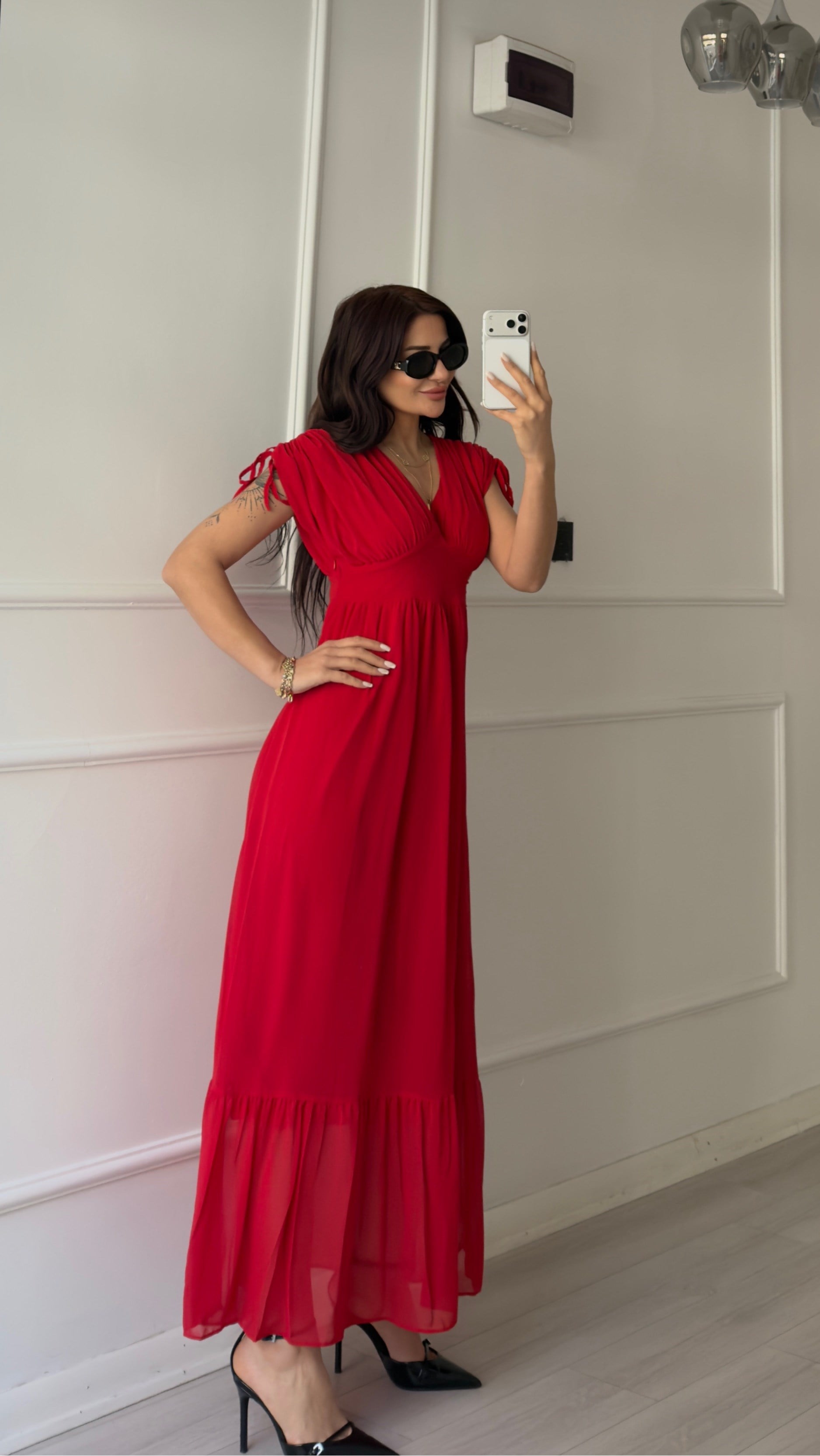 Kırmızı V Yaka Kloş Dökümlü Sifon Elbise