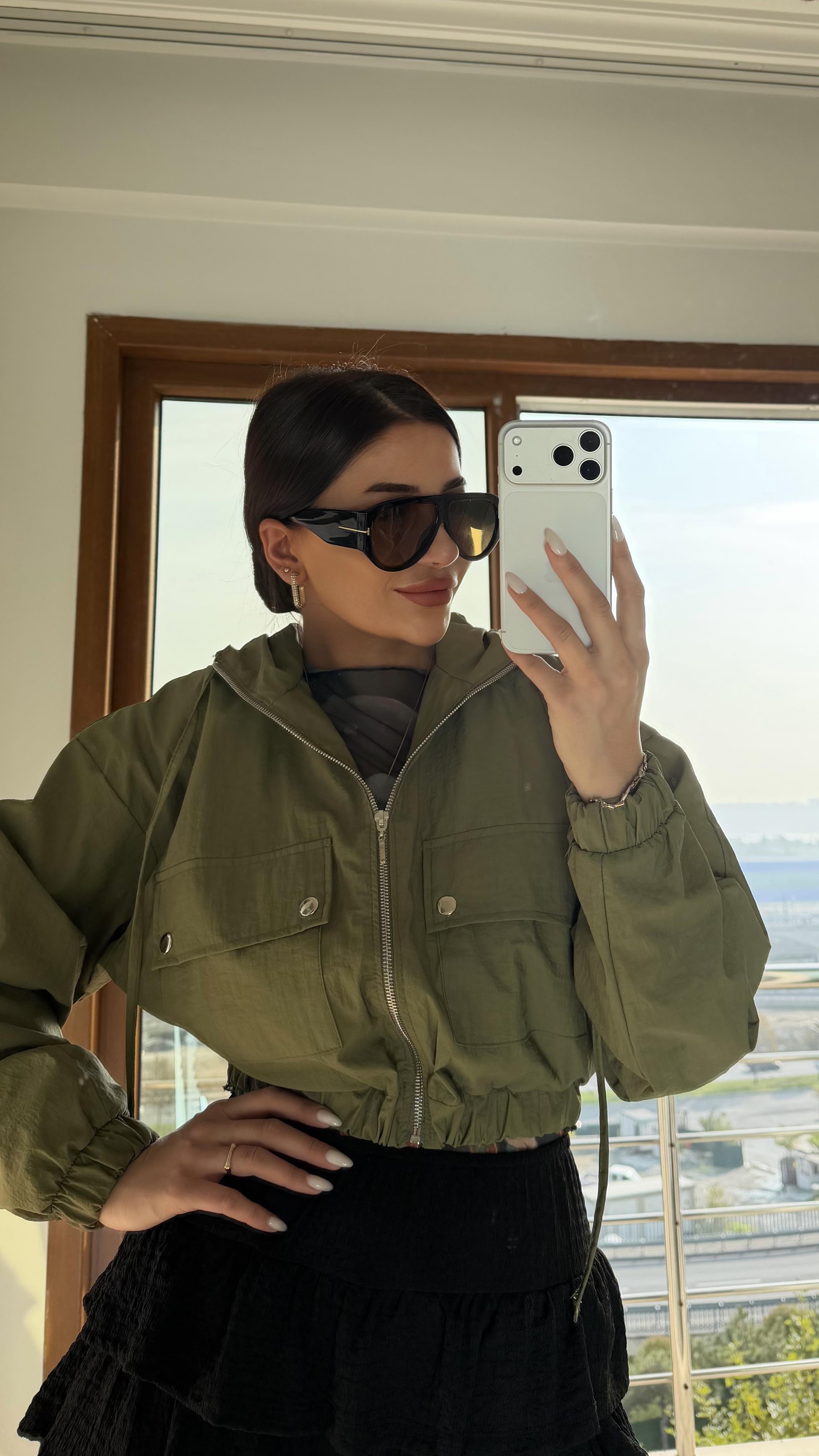 Yeşil Kısa Paraşüt Kumaş Astarlı Rüzgarlık Ceket
