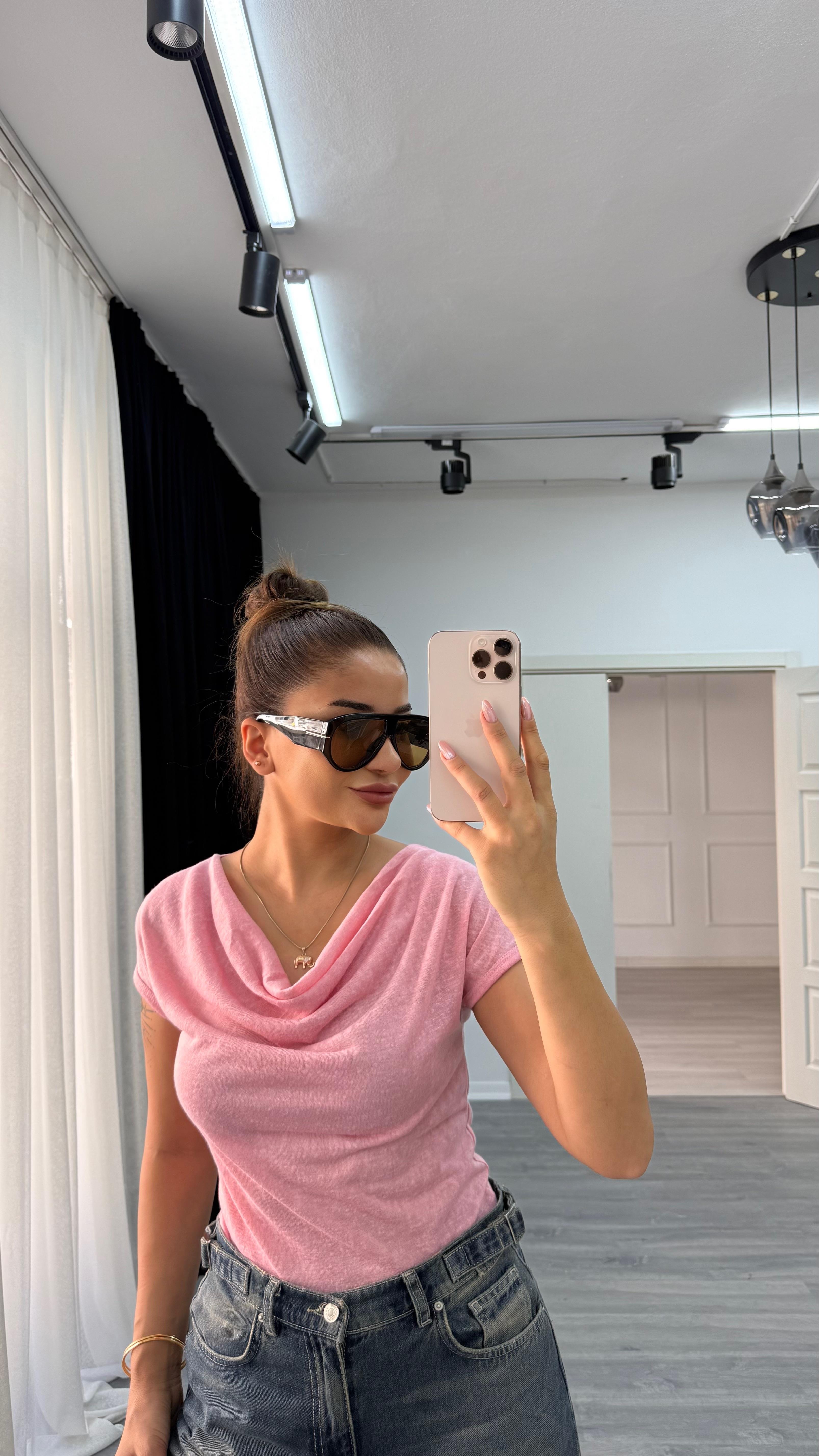 Premium Degaje Yaka Kısa Kol Bluz-Pembe