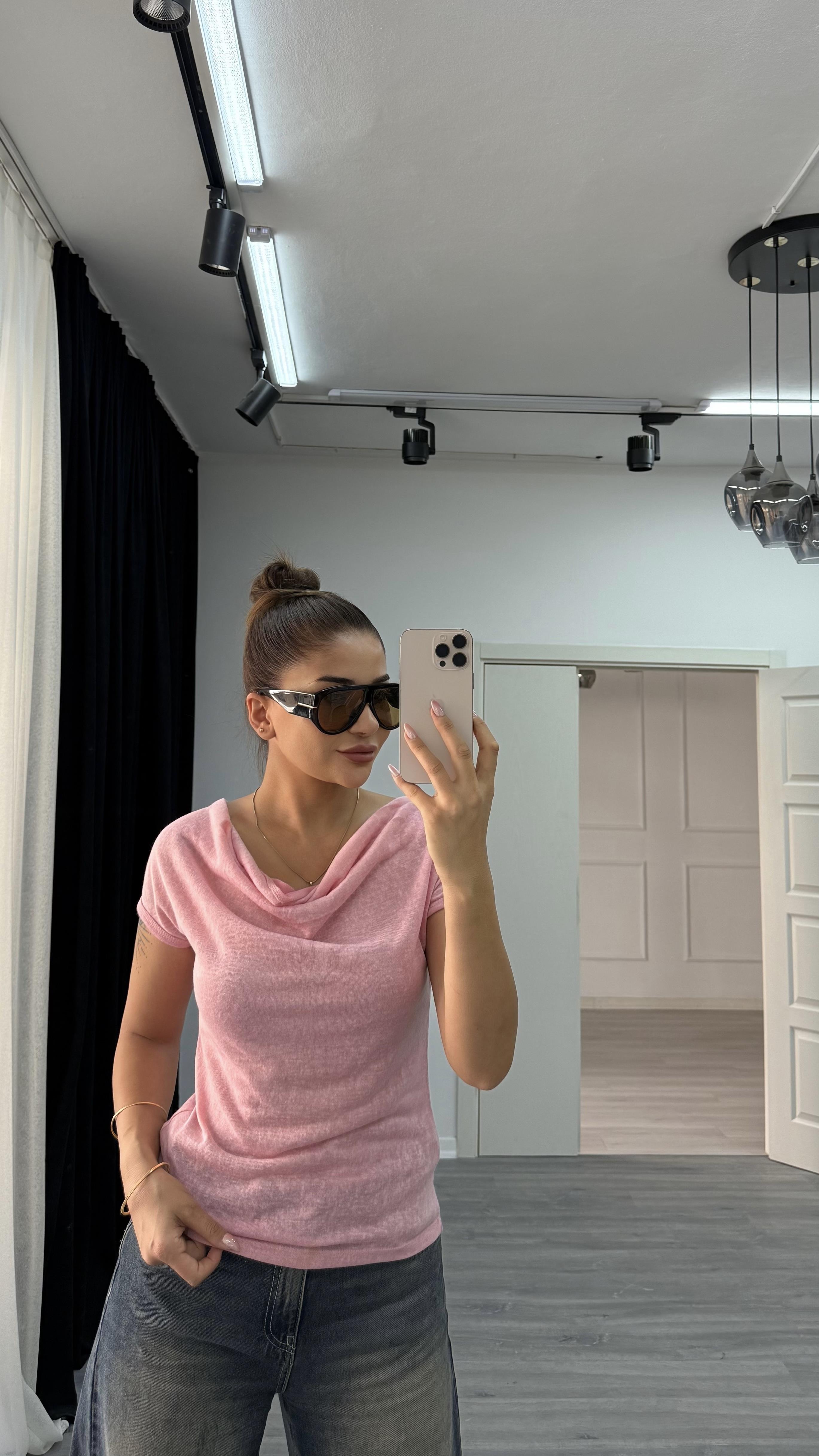 Premium Degaje Yaka Kısa Kol Bluz-Pembe
