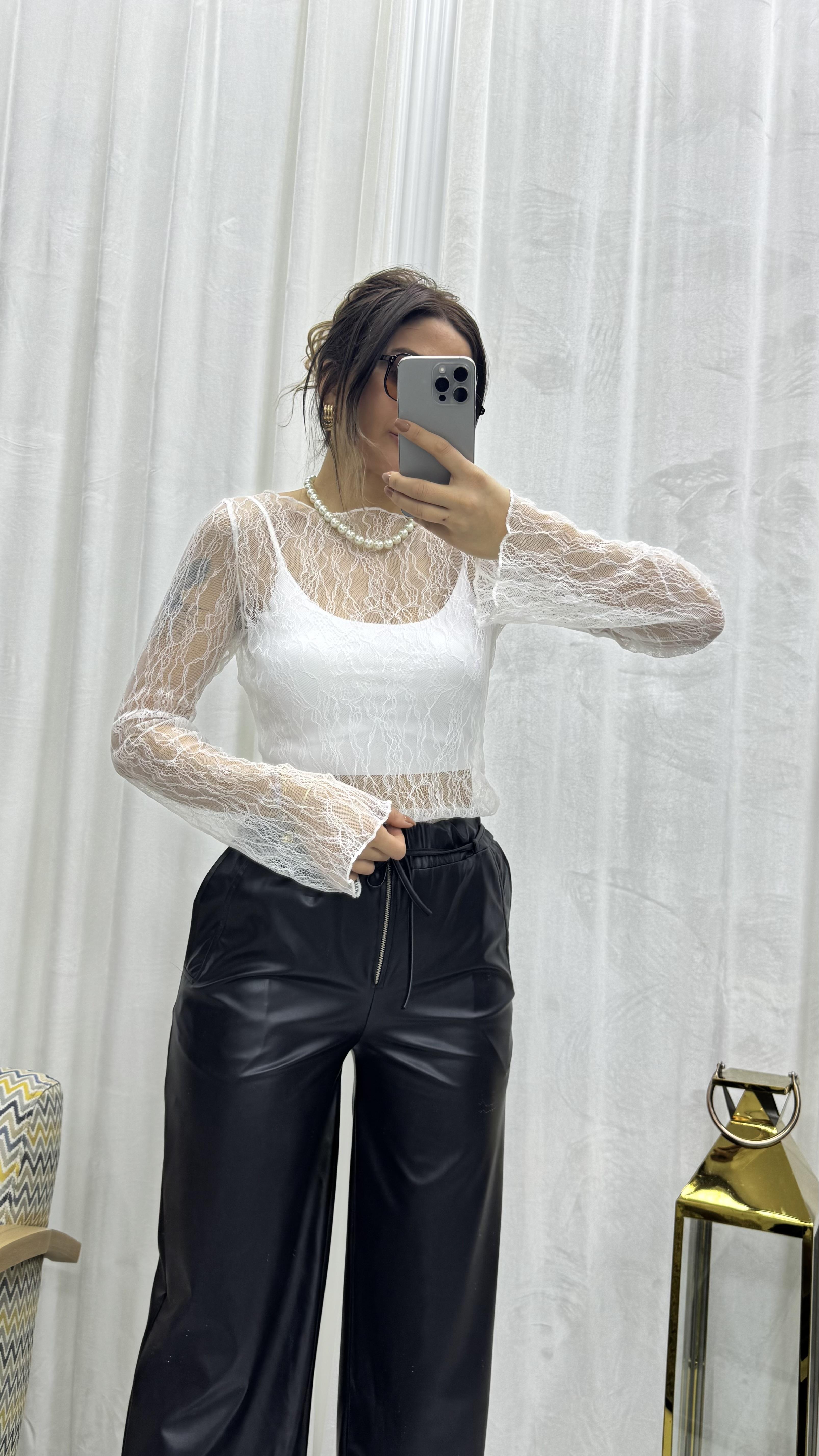 Regular Fit Kayık Yaka Dantel Esnek Örme Bluz