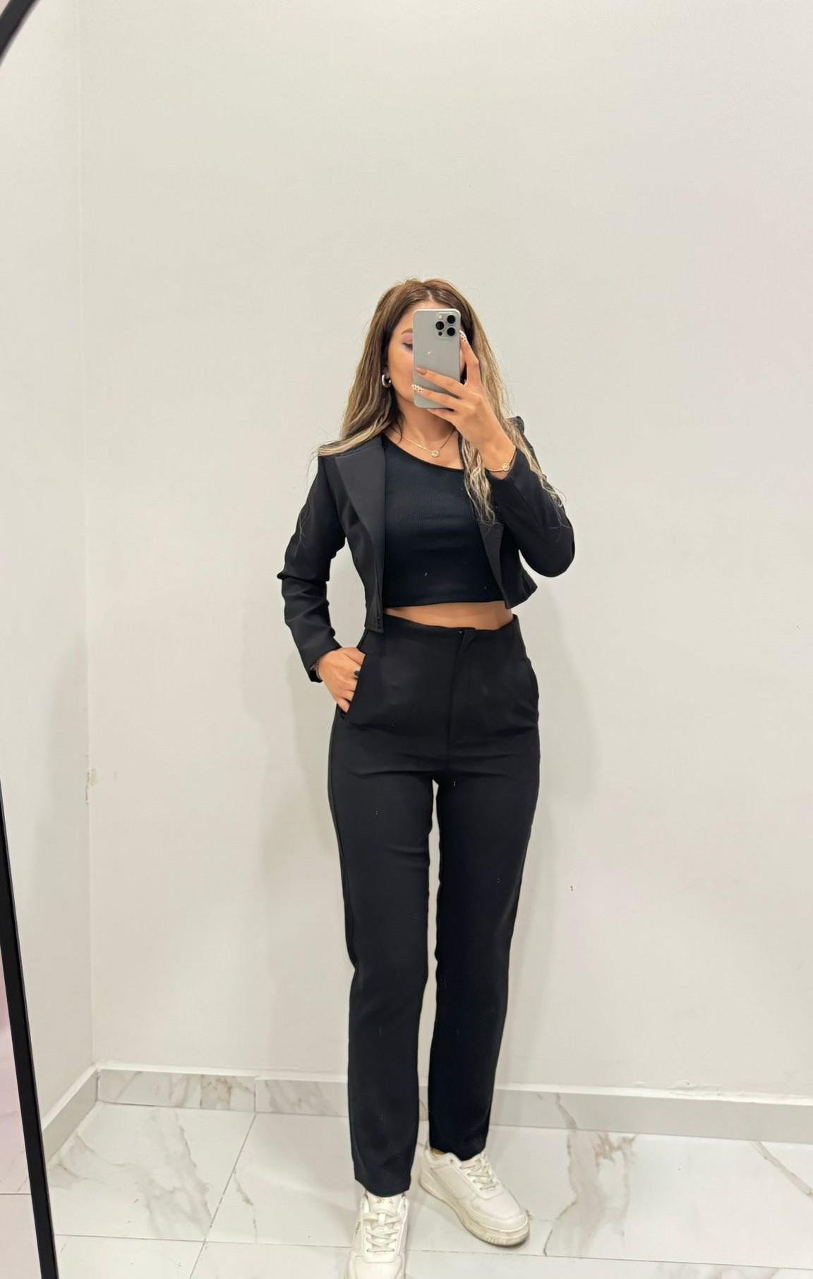 Siyah Pantolon Crop Ceket Takım