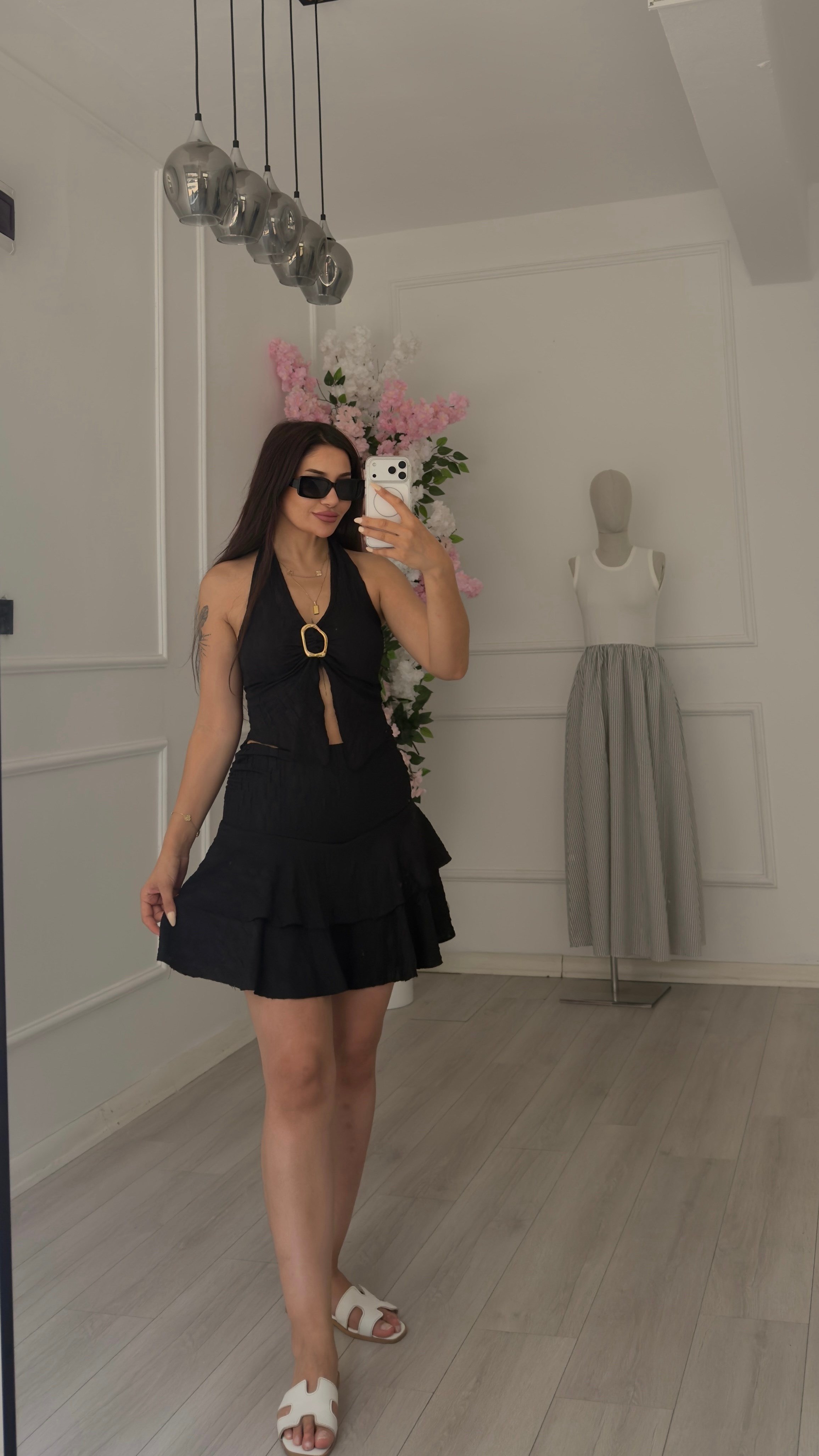 Siyah Toka Detaylı Şortlu Etek Bluz Takım
