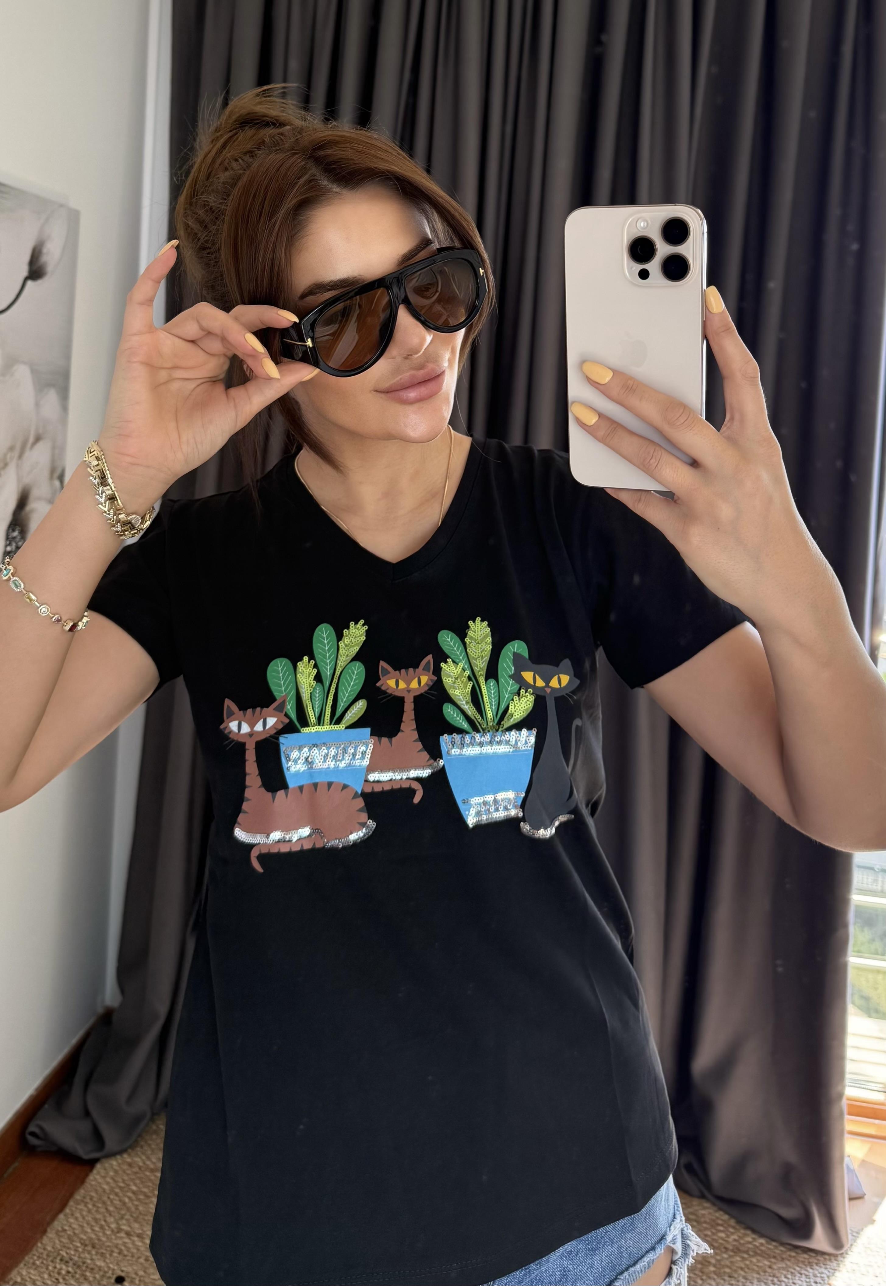 Siyah Yeni Sezon %100 Pamuk T-shirt-Kaktüs Pul Payet İşlemeli