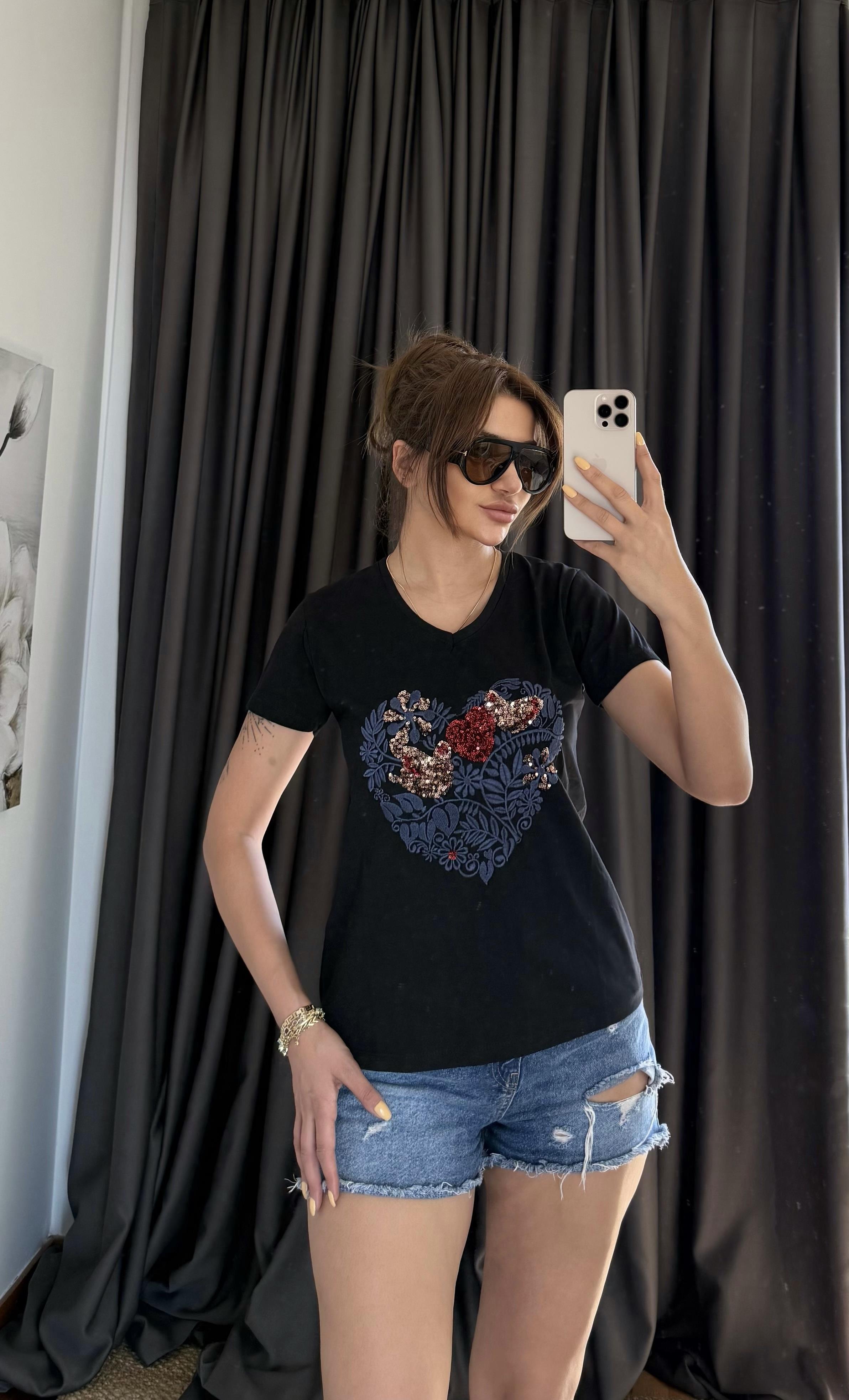 Siyah Yeni Sezon %100 Pamuk T-shirt-kalp Işlemeli