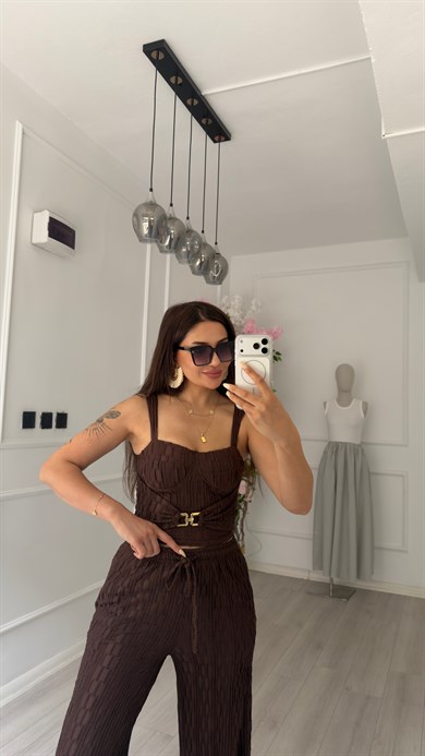  Acı Kahve Pantolon Toka Detaylı Bluz Takım