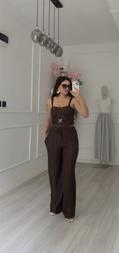  Acı Kahve Pantolon Toka Detaylı Bluz Takım