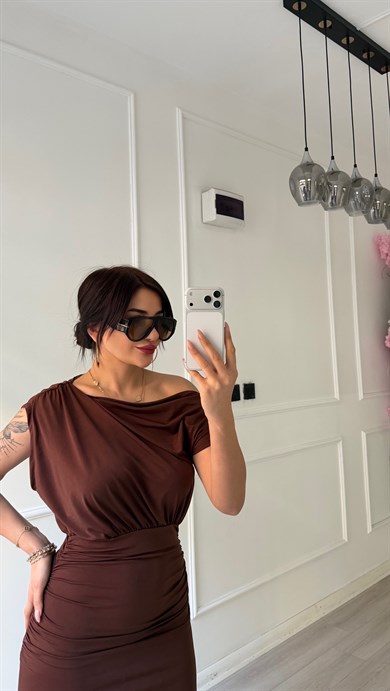 Acı Kahve asimetrik yaka esnek elbise