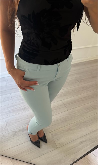 Açık Mavi  Yüksek Bel Slim Fit Kumaş Pantolon.