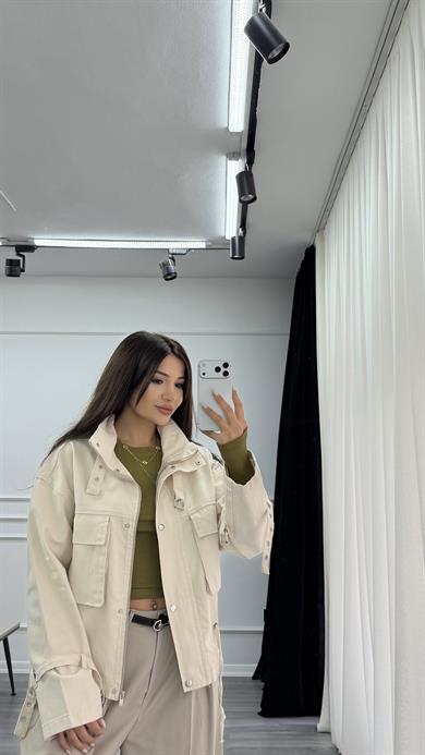 Bej Dik Yaka Büyük Cep Detaylı Fermuarlı Gabardin Denim Ceket