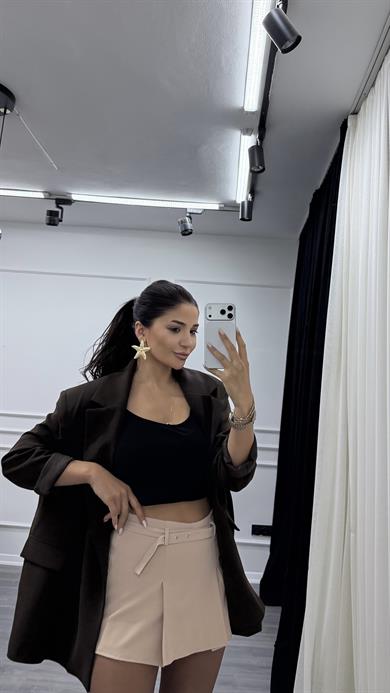 Bej Önden Pileli Kemer Detaylı Şort Etek