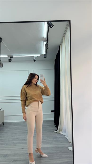 Bej  Yüksek Bel Havuç Kesim Kumaş Pantolon