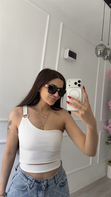 Beyaz Astimetrik Tek Omuz Halka Detaylı Bluz