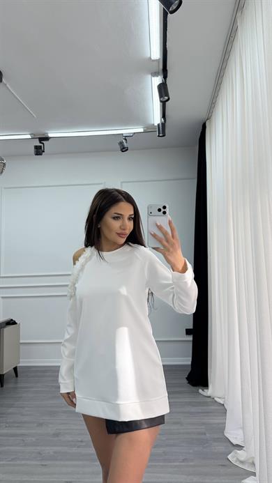 Beyaz Omuz Dekolte Gül Detaylı Sweat Elbise