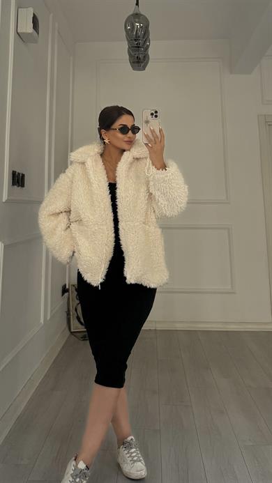 Beyaz Peluş Fermuarlı Çift Cepli Kürk