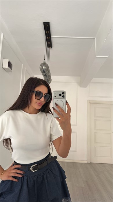 Beyaz Sırt Dekolteli Kısa Kol Bluz