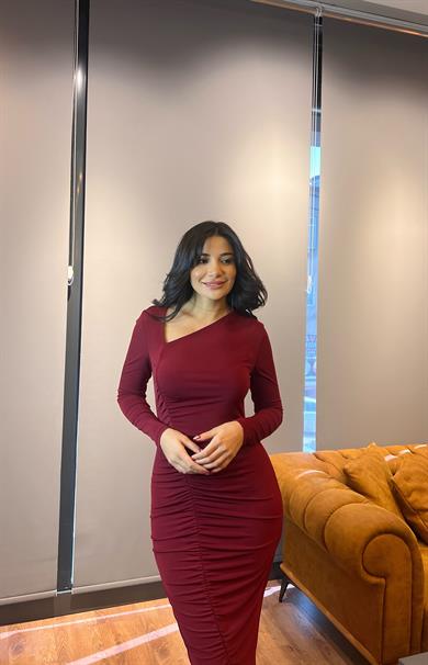 Bordo Büzgülü Asimetrik Yaka Midi Örme Elbise