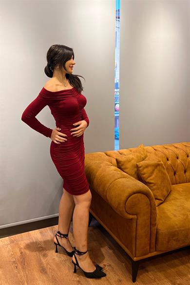Bordo Madonna Yaka Büzgülü Örme Kumaş Elbise