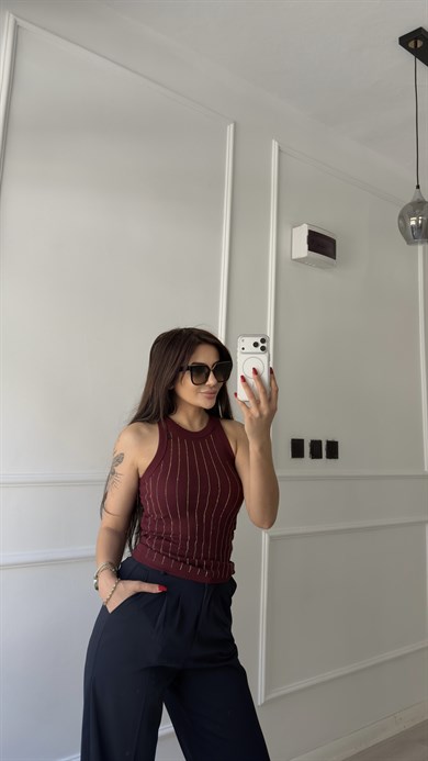 Bordo Taş Detaylı Sıfır Kol Bluz