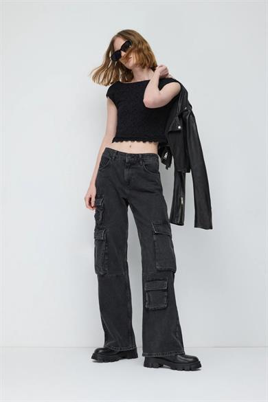 Daves Sırt Dekolteli Kısa Kollu Dantel Crop Top Bluz 