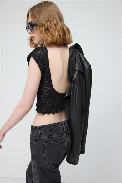 Daves Sırt Dekolteli Kısa Kollu Dantel Crop Top Bluz 