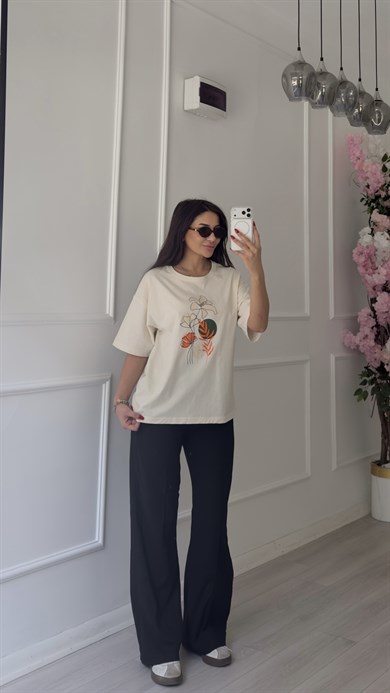 Ekru Çiçek Desenli Tişört