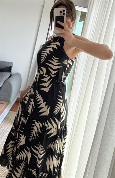Halter Yaka Beli Lastikli Kloş Viskon Elbise