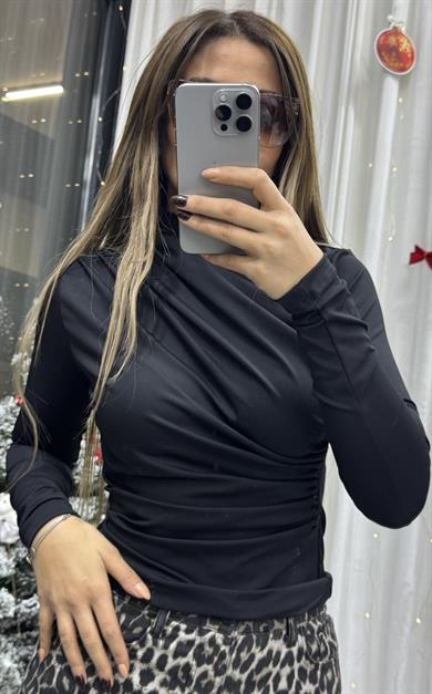 Kadın Siyah Büzgü Detaylı Dik Yaka Sandy Bluz