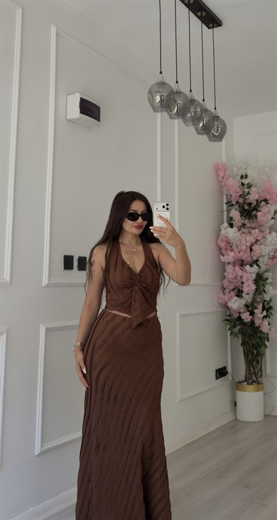 Kahve Halter Yaka Bluz Etek Takım